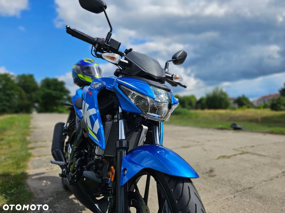 Suzuki GSX - 25