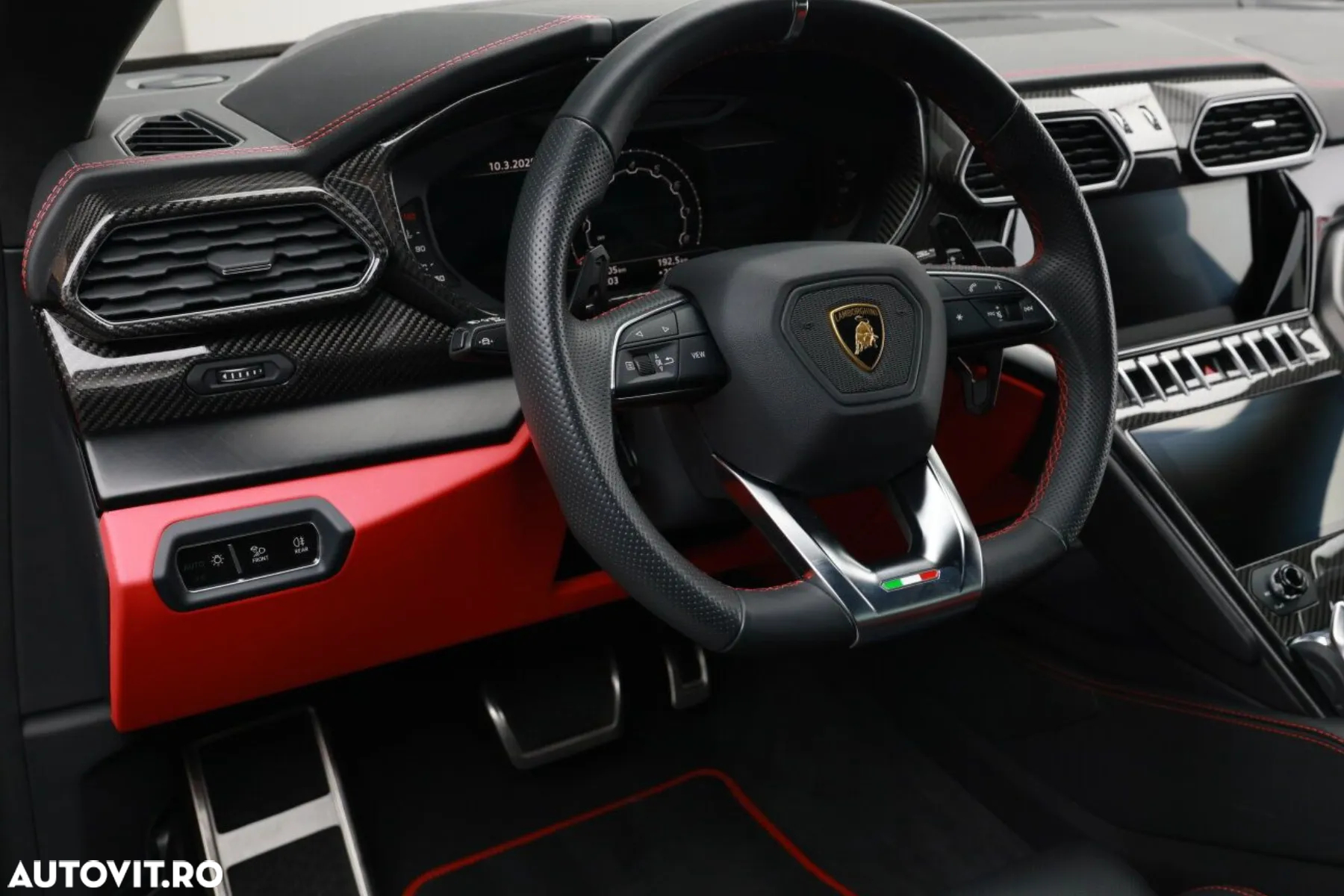 Lamborghini URUS Standard - 24