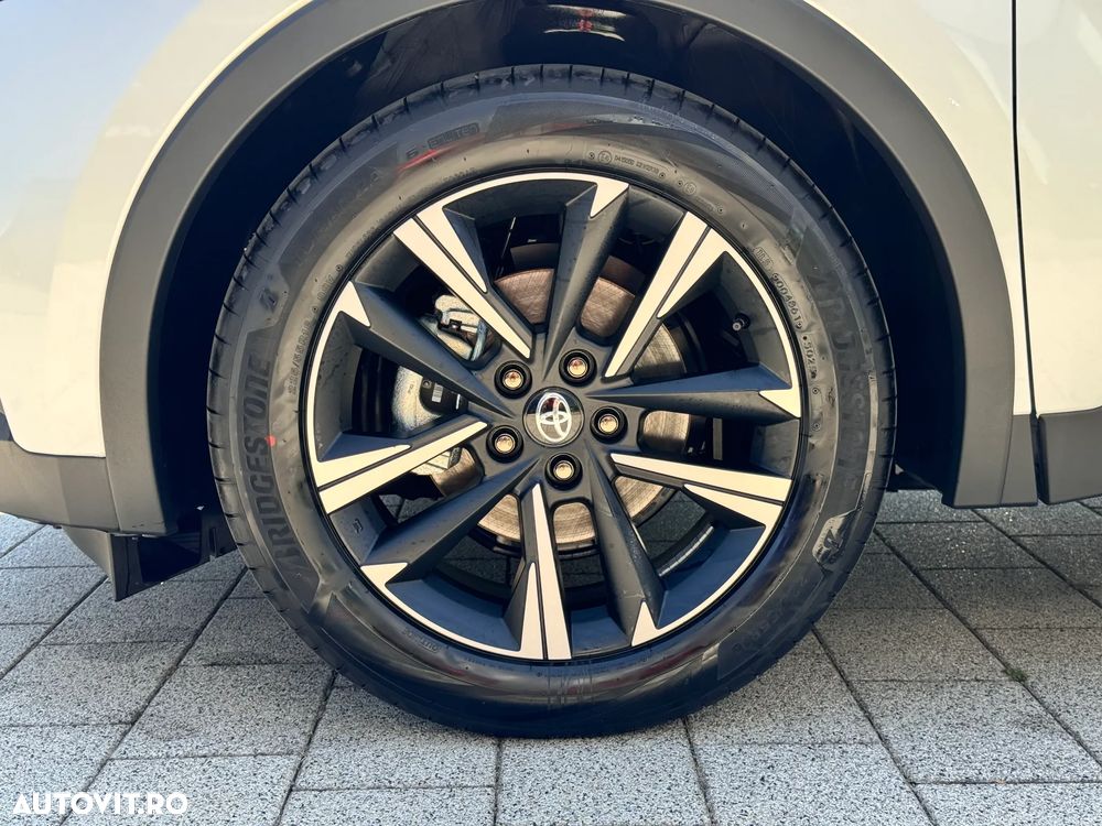 Toyota C-HR 2.0 HEV 180 CP 4x2 CVT Dynamic - 29