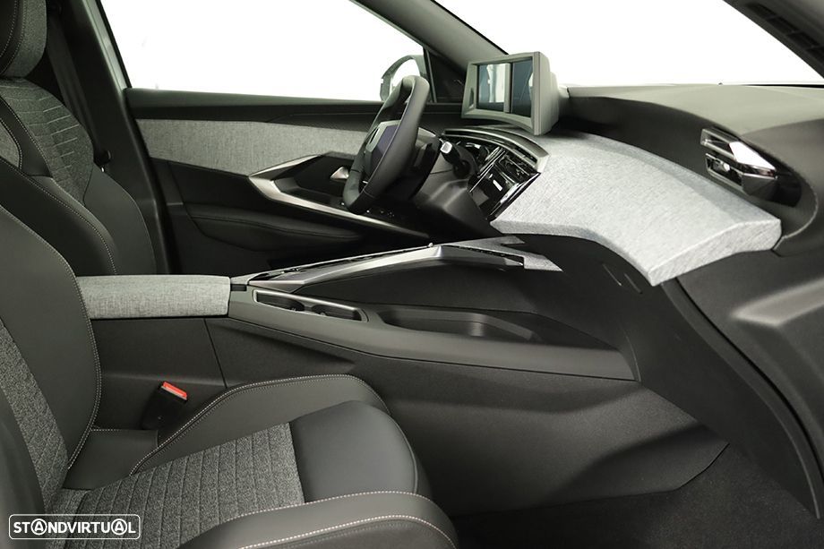Peugeot 5008 1.2 Hybrid Allure e-DCS6 - 19