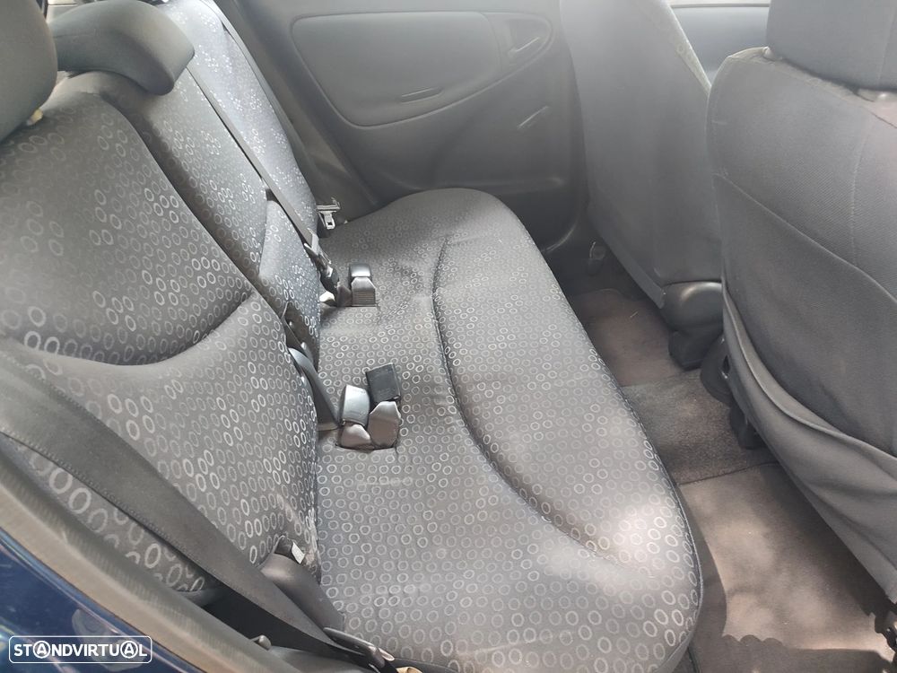 Toyota Yaris 1.4 D-4D Terra DA+ABS - 13