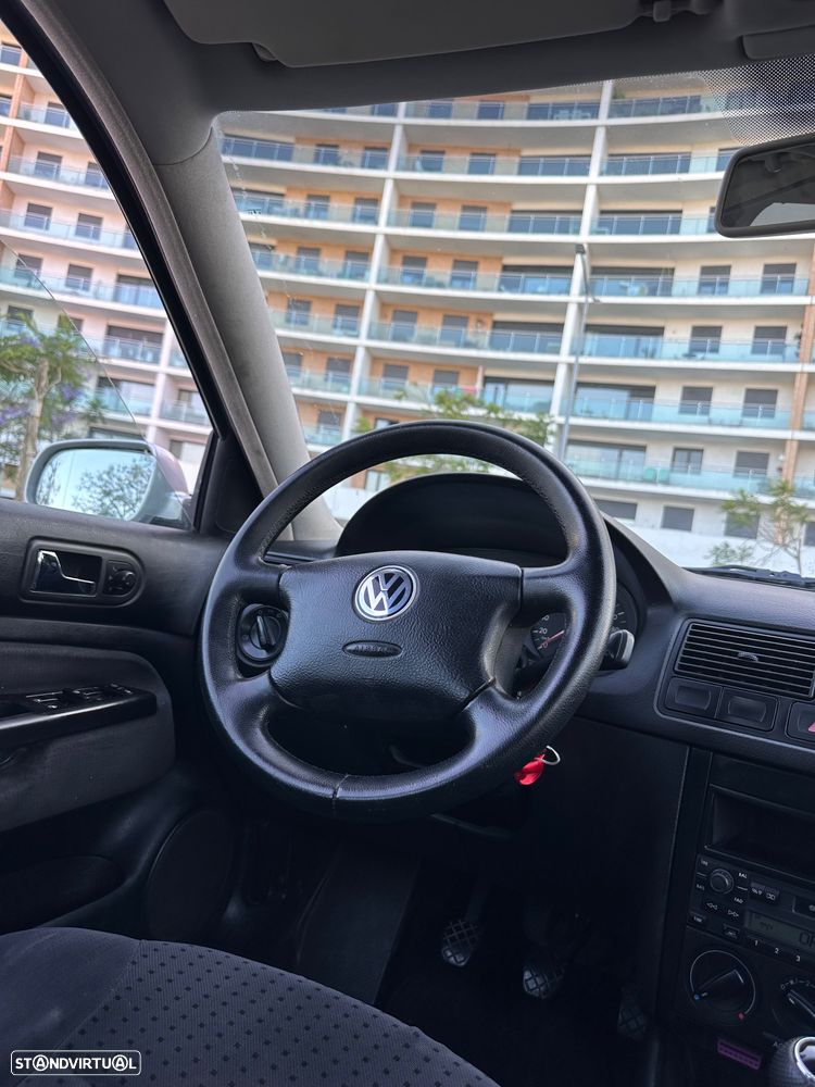 VW Golf 1.4i Conceptline - 4