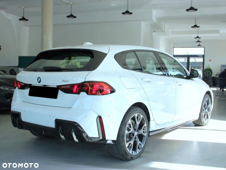BMW Seria 1 120 mHEV - 6