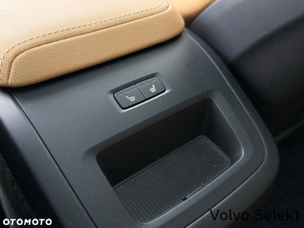 Volvo XC 60 T8 Plug-In Hybrid AWD Ultra Bright - 29