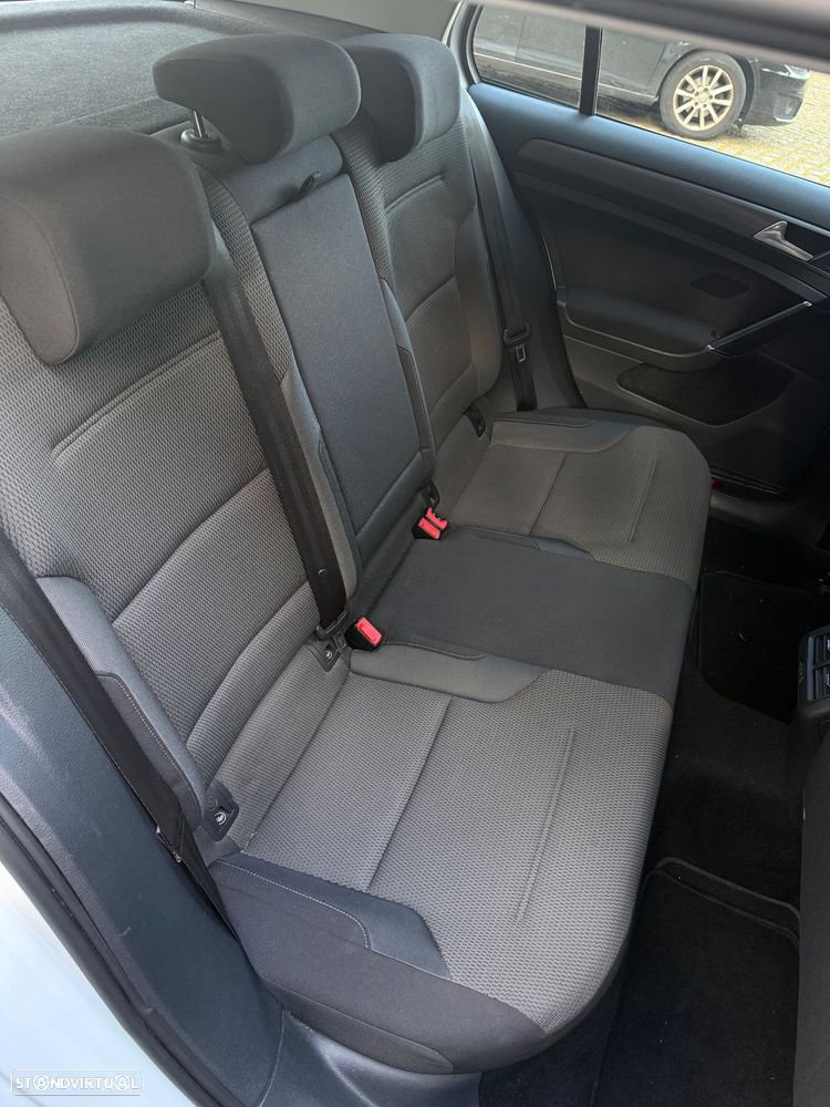 VW Golf 1.6 TDi Edition DSG - 13