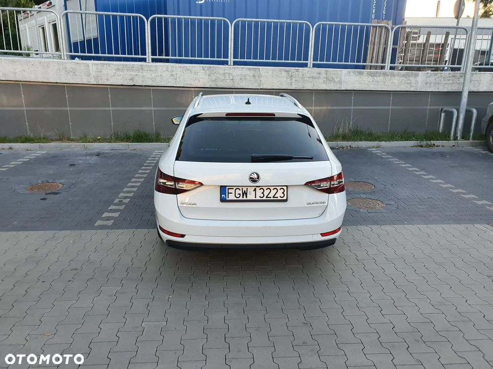 Skoda Superb 2.0 TDI Active DSG - 5