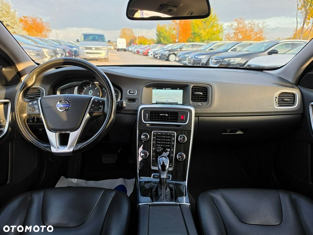 Volvo V60 D6 AWD Plug-in Hybrid Summum - 31