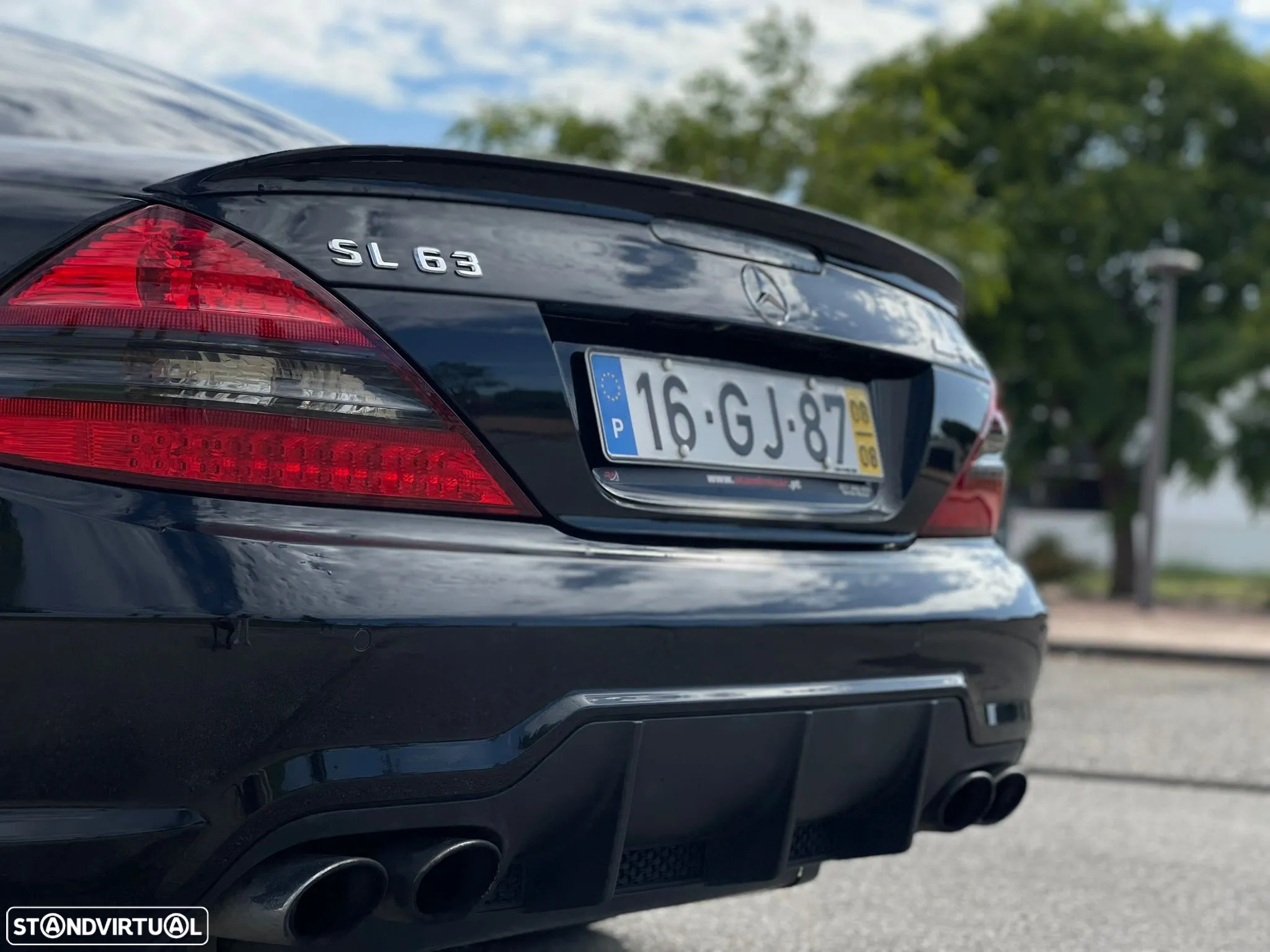 Mercedes-Benz SL 63 AMG Standard - 17