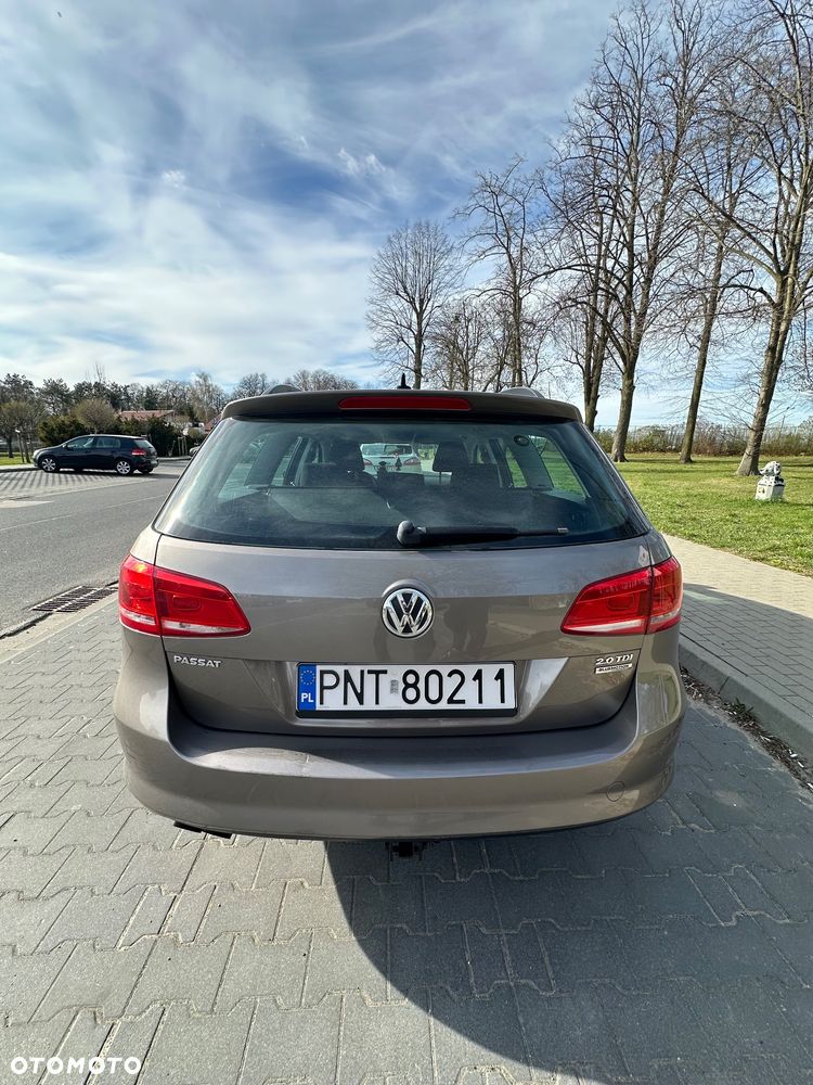 Volkswagen Passat 2.0 TDI Comfortline - 5