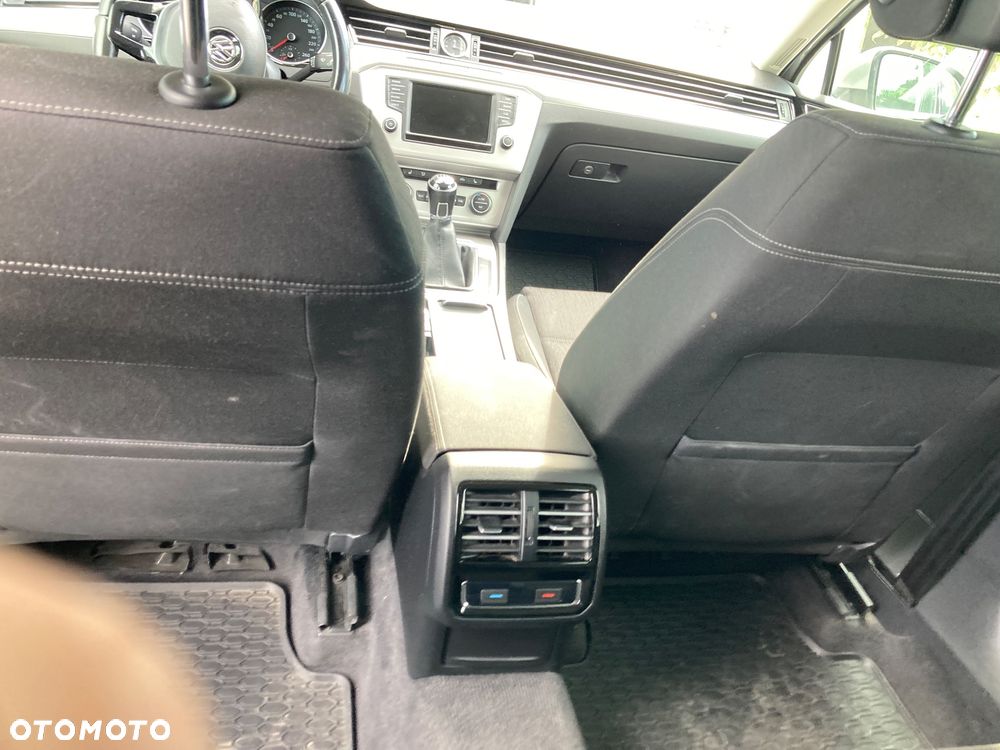 Volkswagen Passat 1.8 TSI BMT Comfortline - 18