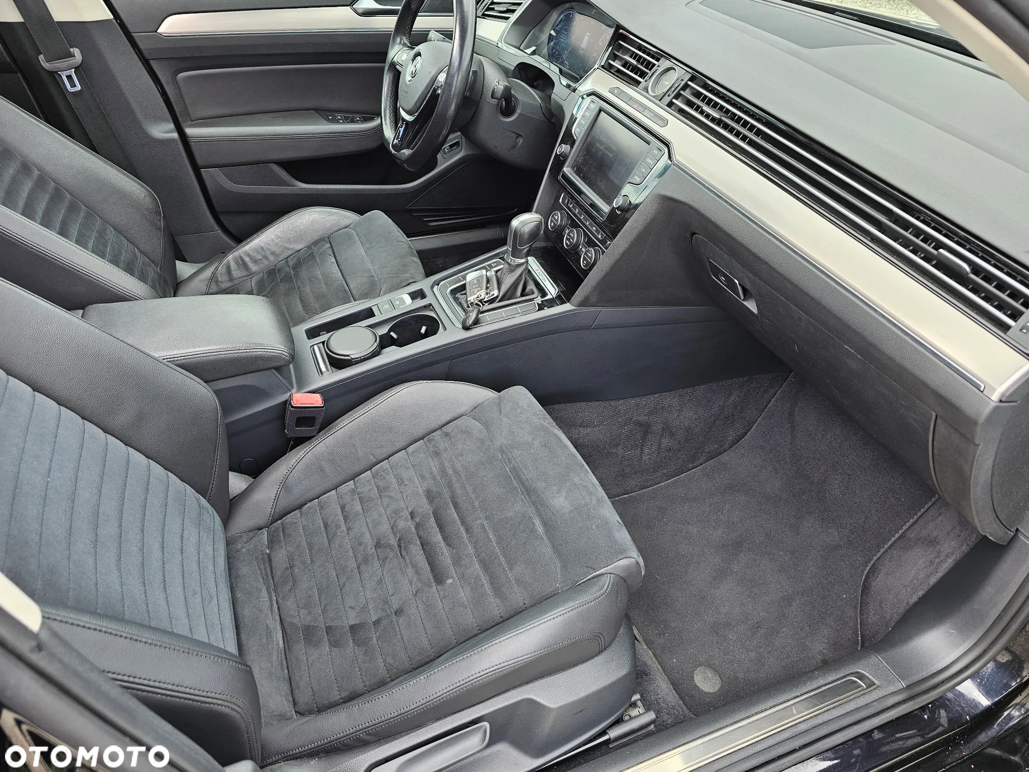 Volkswagen Passat Variant 2.0 TDI SCR 4Motion DSG (BMT) Highline - 27