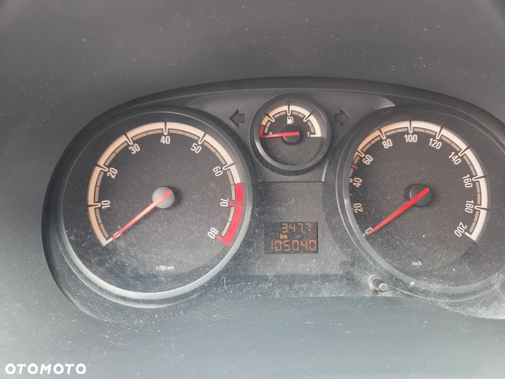 Opel Corsa 1.2 16V Essentia - 8