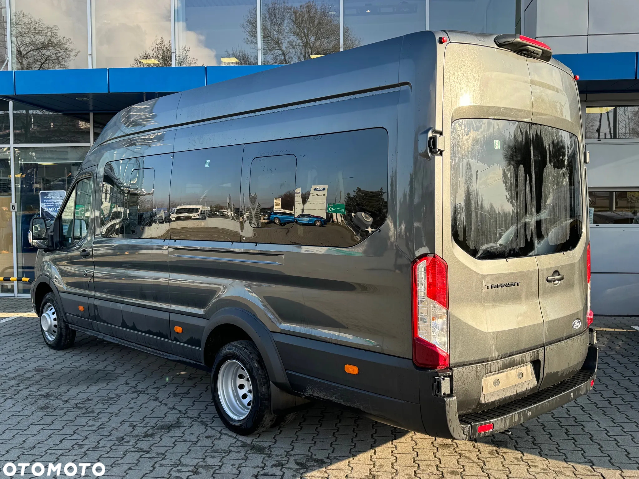 Ford Transit Bus RWD LIMITED - 7