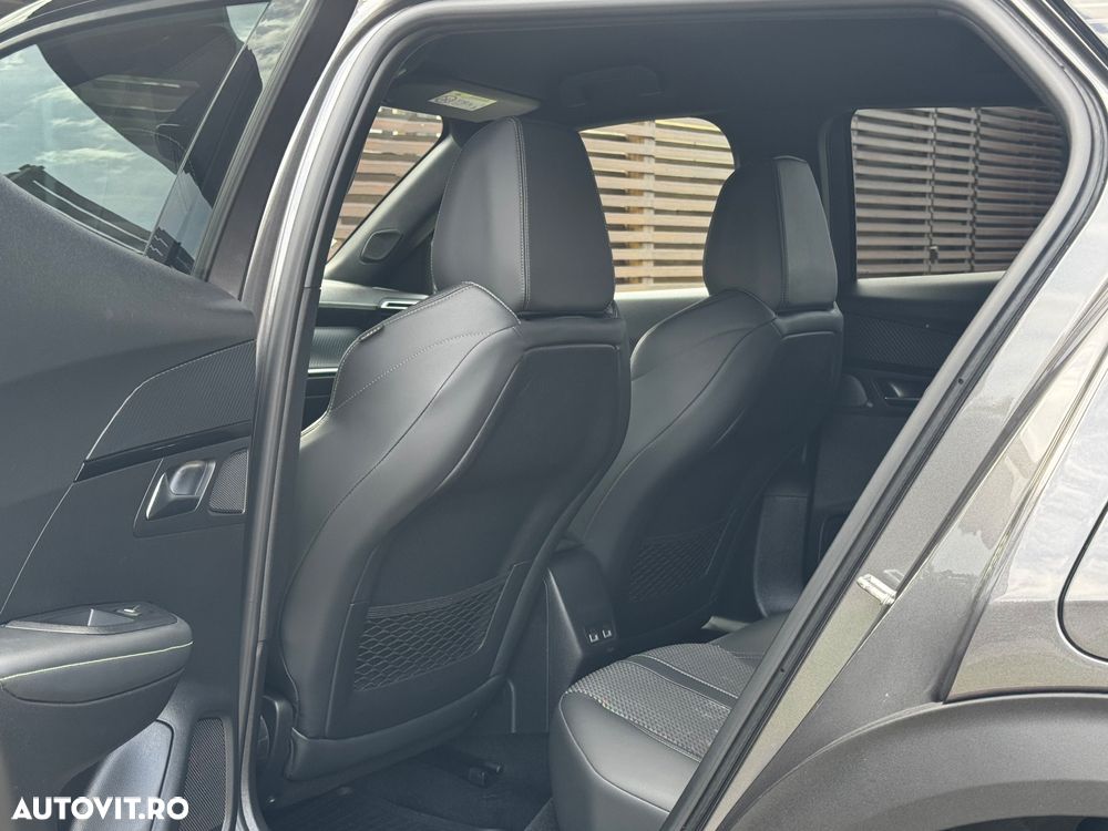 Peugeot 2008 PureTech 130 EAT8 GT - 16