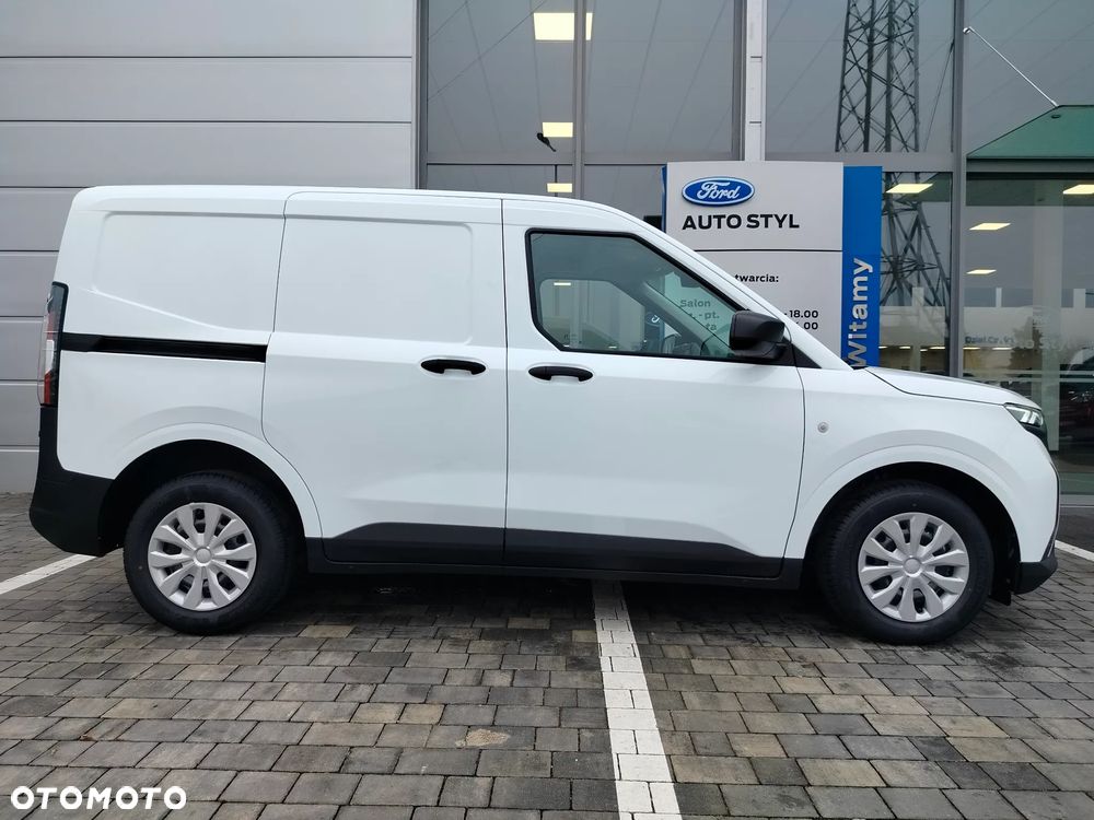 Ford Transit Courier - 21