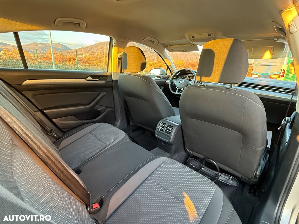 Volkswagen Passat Variant 1.6 TDI (BlueMotion Technology) Comfortline - 23