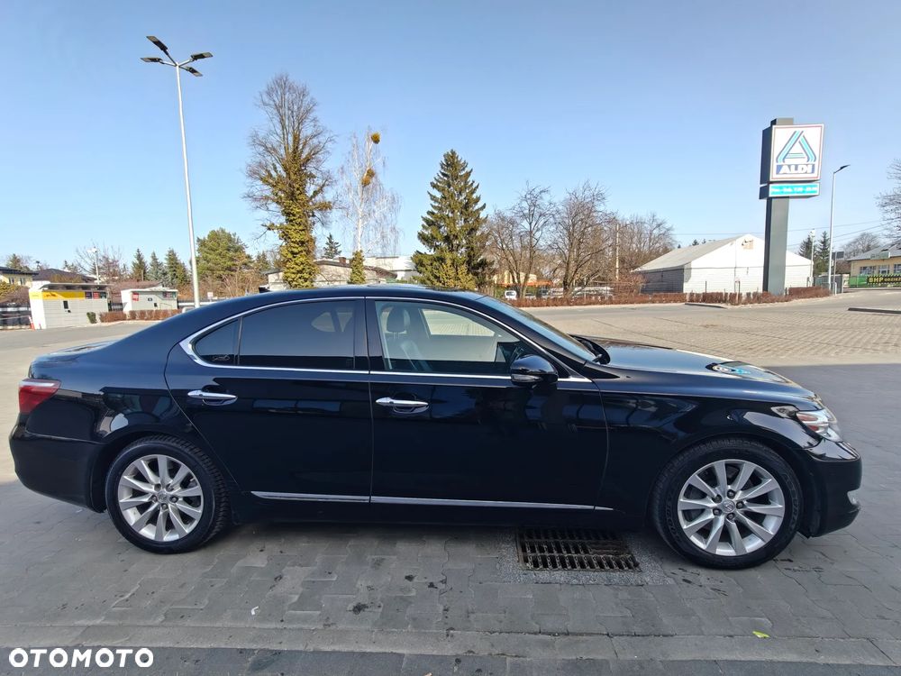 Lexus LS - 21