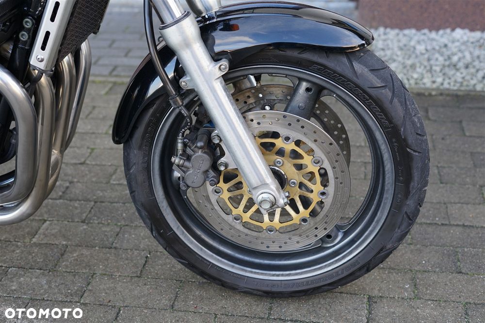 Suzuki GSX - 16