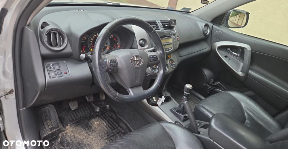 Toyota RAV4 - 7