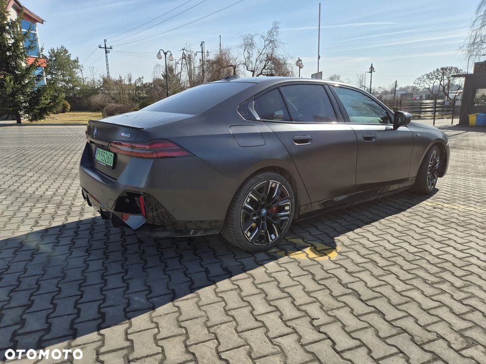 BMW i5 - 2