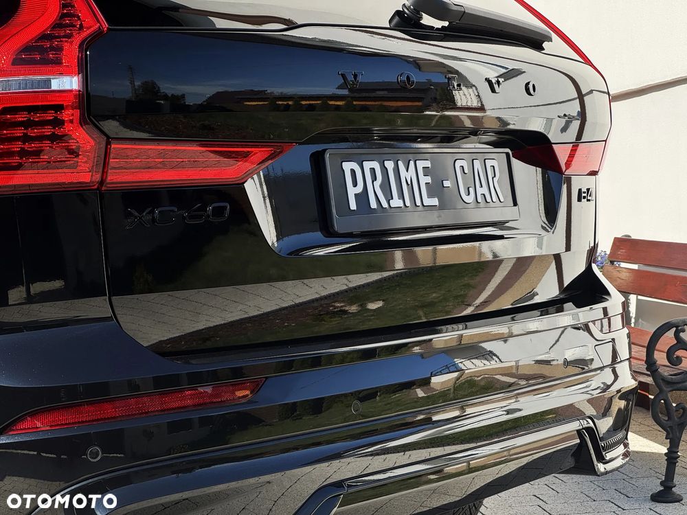 Volvo XC 60 B4 D AWD Plus Dark - 9