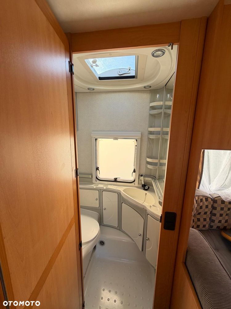 LMC CARAVAN - 22