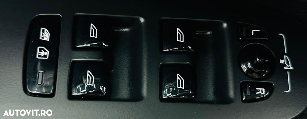 Volvo XC 90 D5 AWD Geartronic Momentum - 12