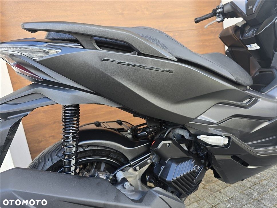 Honda NSS - 18