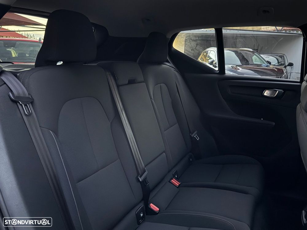 Volvo XC 40 1.5 T2 Momentum Plus - 9