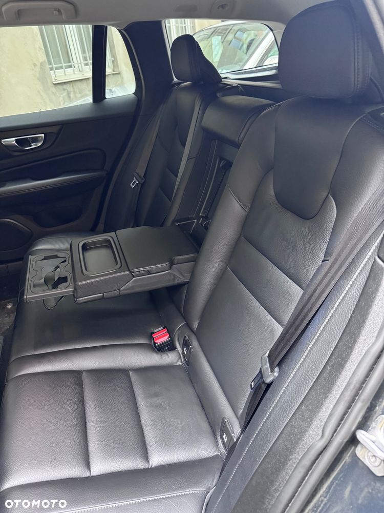 Volvo V60 T6 AWD Twin Engine Geartronic Momentum Pro - 22