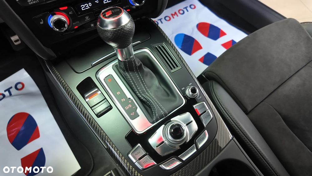 Audi RS4 Avant Standard - 29