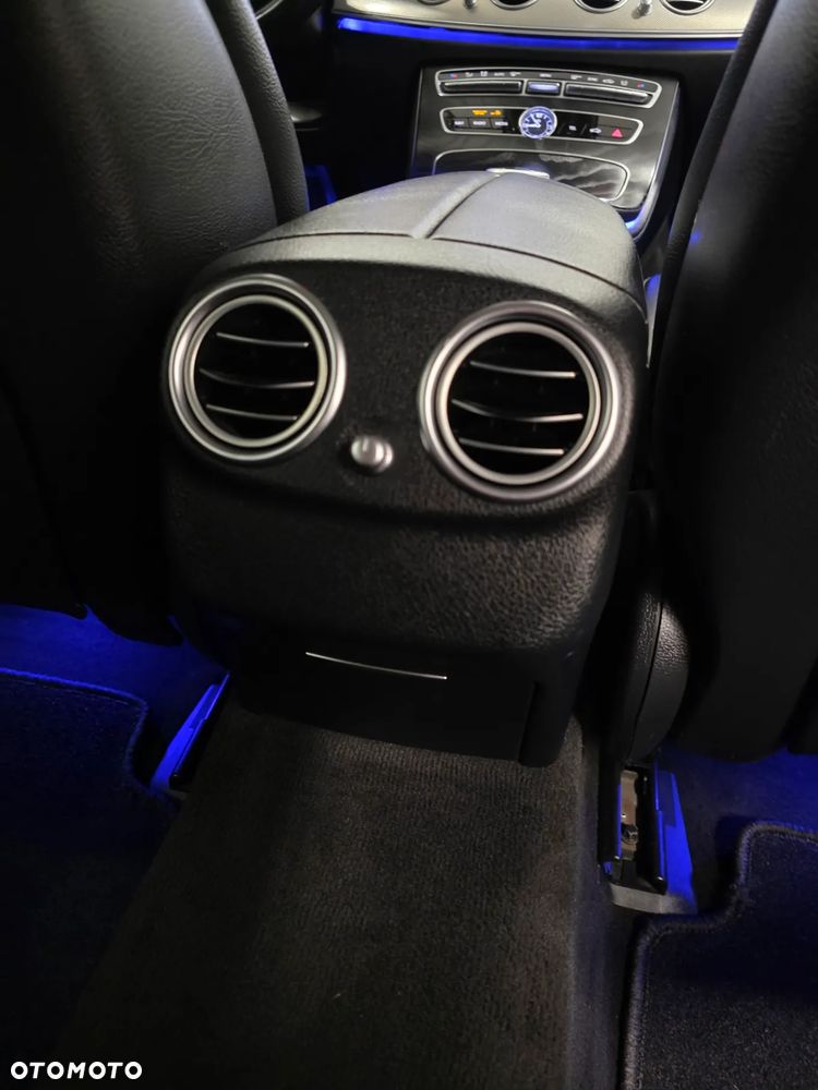 Mercedes-Benz Klasa E 220 d 9G-TRONIC AMG Line - 21