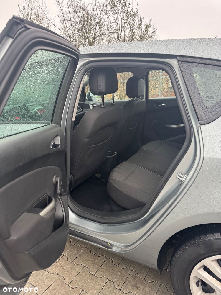 Opel Astra 1.6 Design Edition - 20