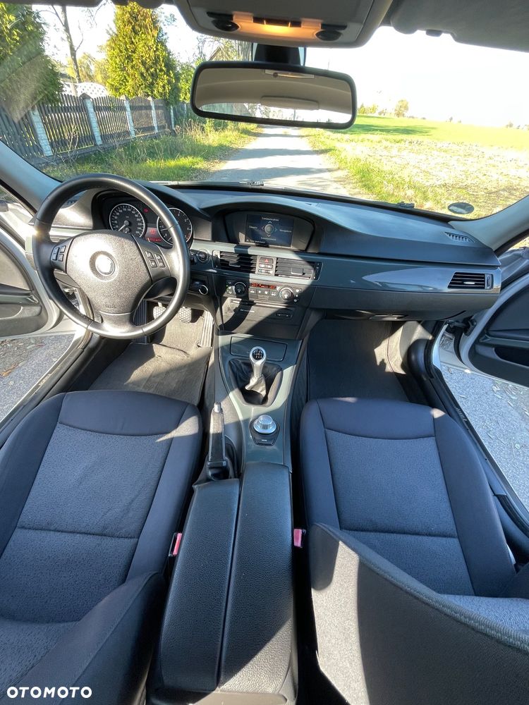 BMW Seria 3 320i - 22