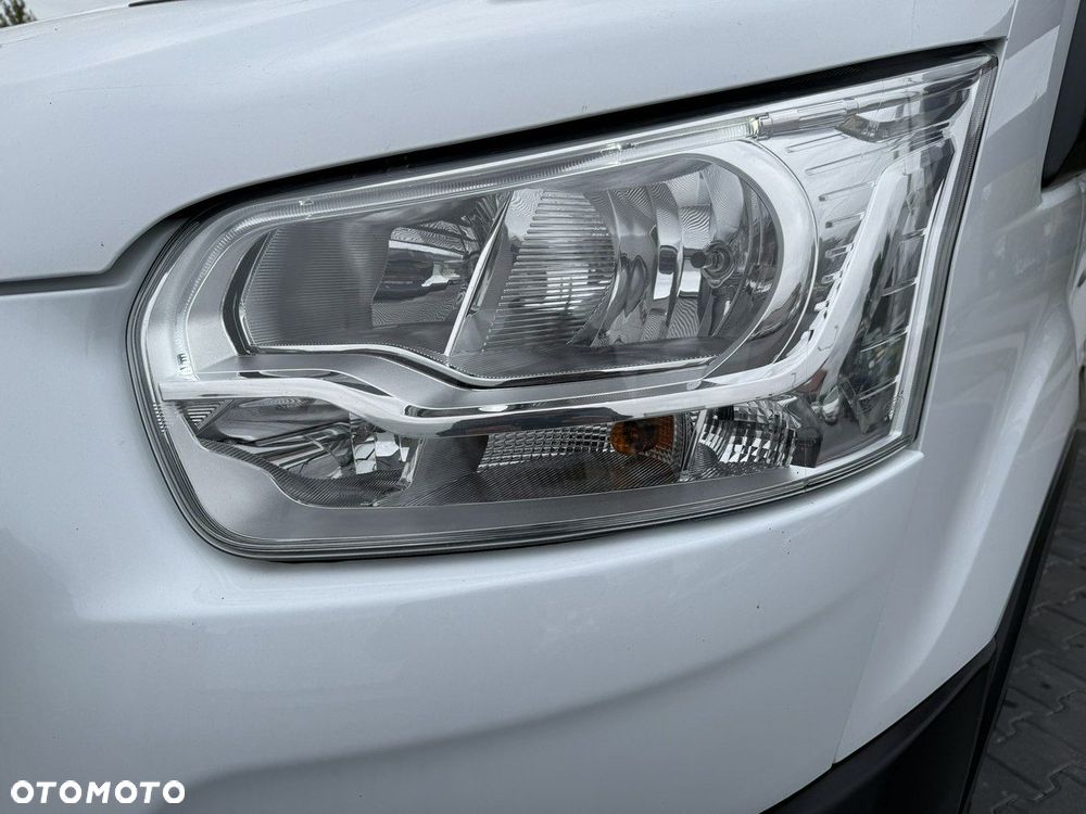 Ford Transit - 11