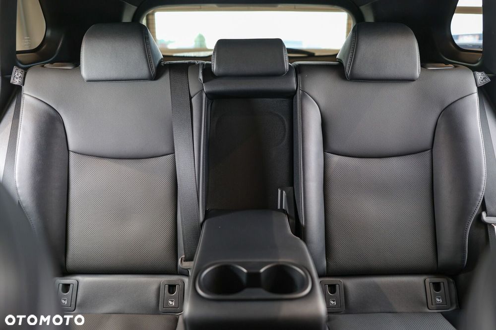 Toyota Corolla Cross 2.0 Hybrid Executive AWD - 16