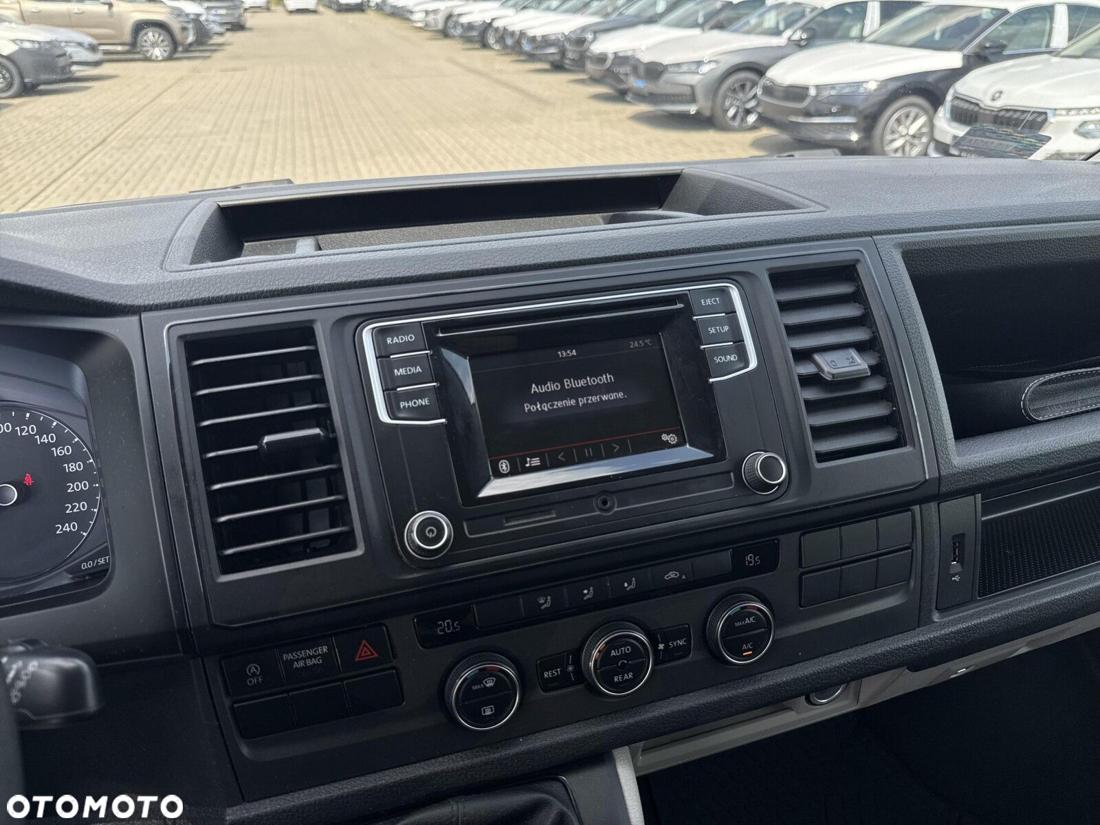 Volkswagen Transporter - 25