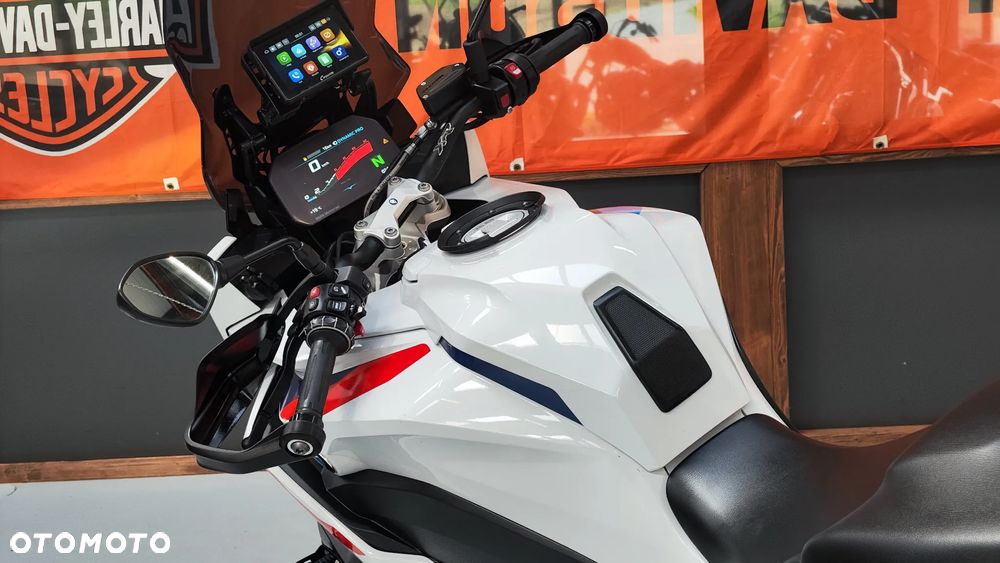 BMW XR - 9