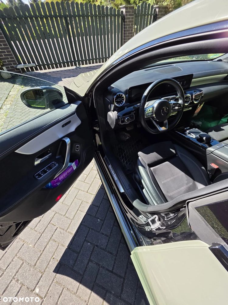 Mercedes-Benz CLA 220 d AMG Line 8G-DCT - 17