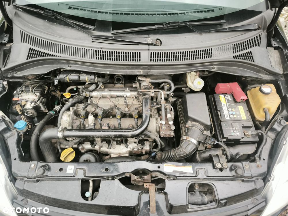 Suzuki Swift 1.3 DDiS GLX / Comfort - 12