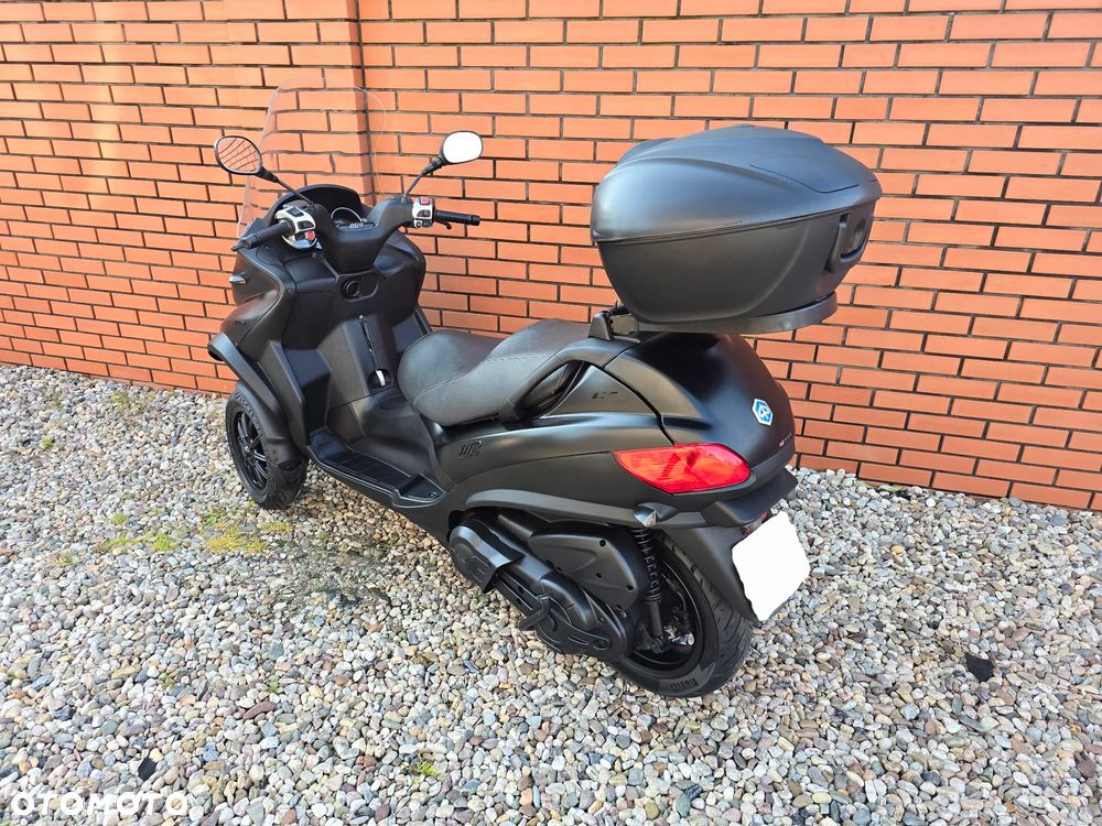 Piaggio MP-3 - 5