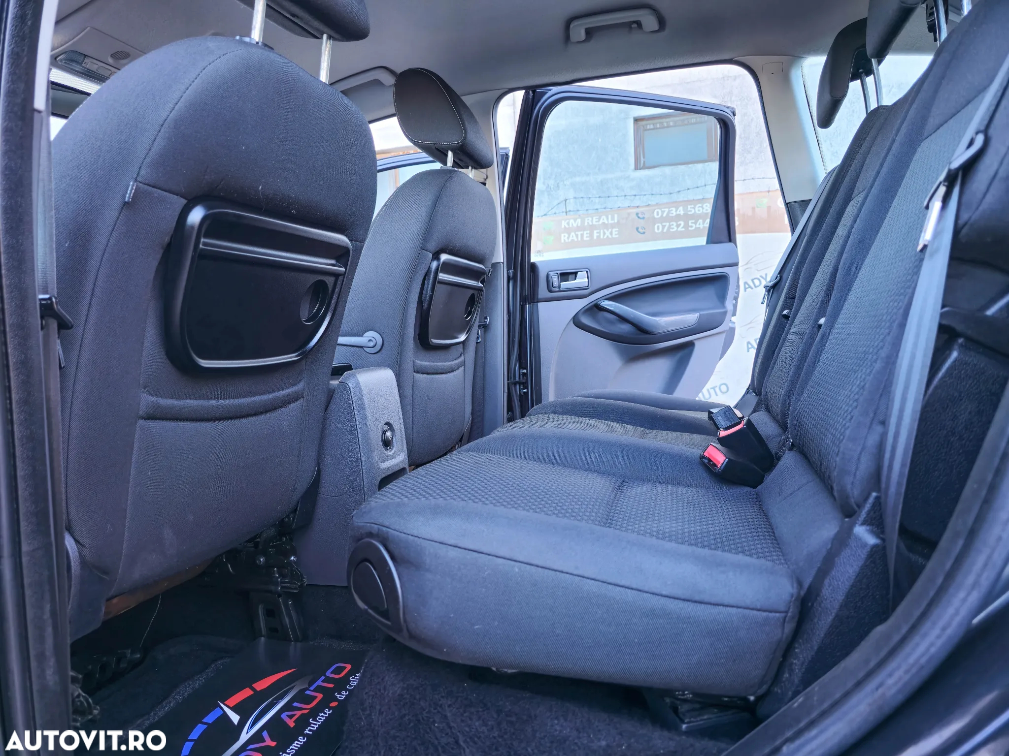Ford C-Max 1.8 Ghia - 11