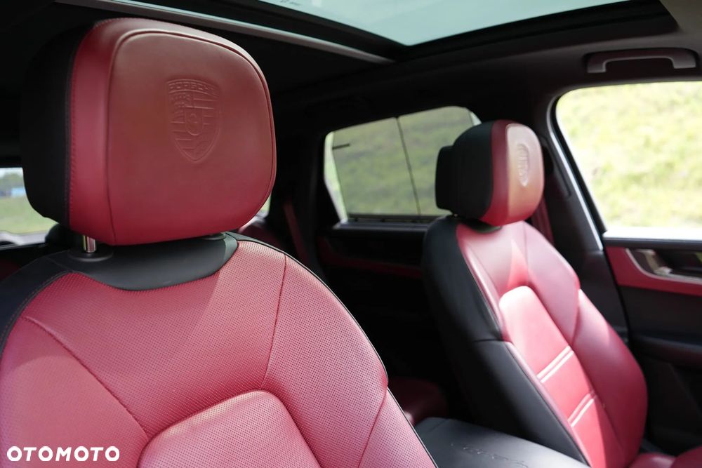 Porsche Cayenne - 32