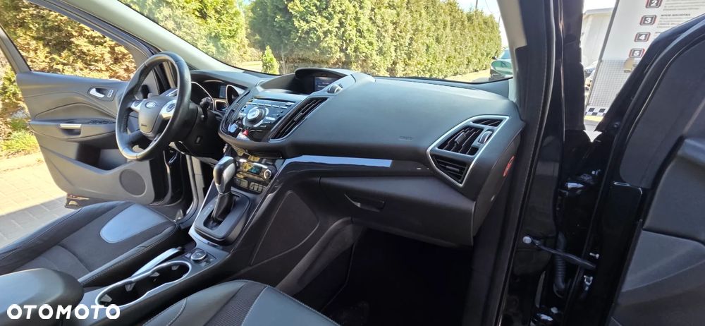 Ford Kuga 1.5 EcoBoost 4x4 Titanium - 37