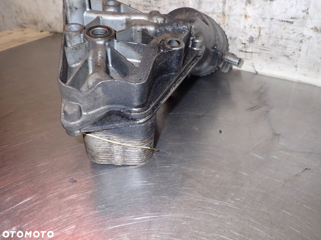 PODSTAWA FILTRA OLEJU OPEL ZAFIRA B  55199627  5989070231 - 7