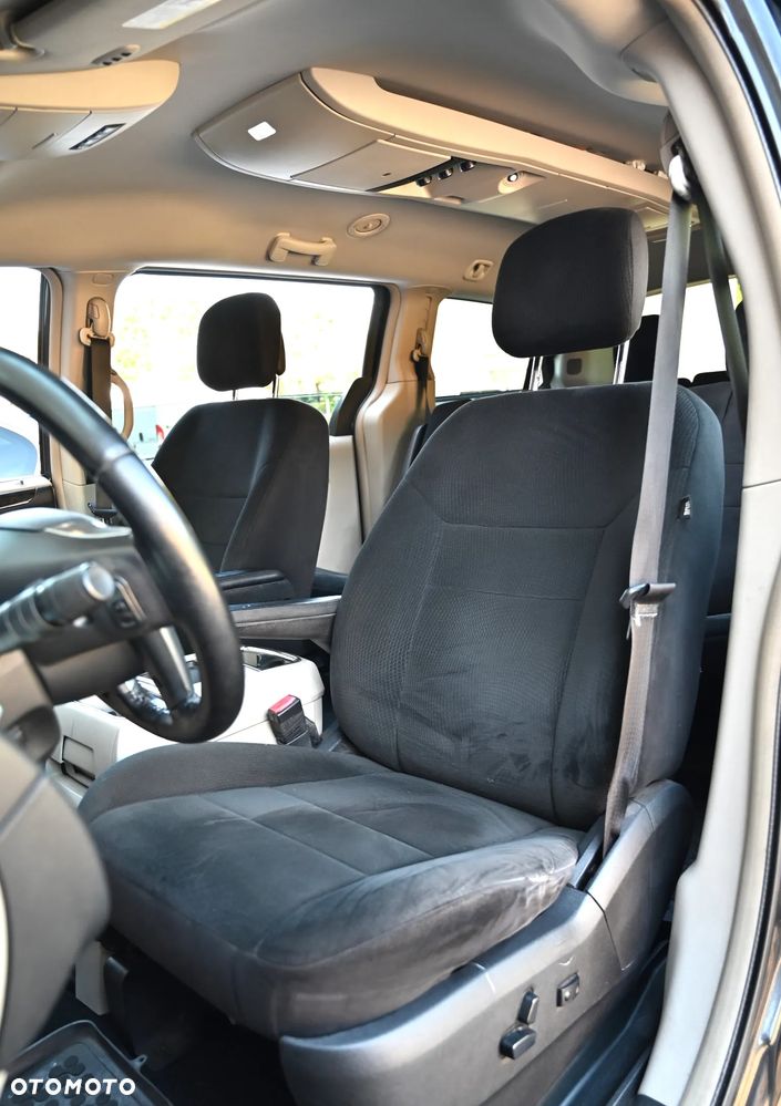 Chrysler Town & Country - 24