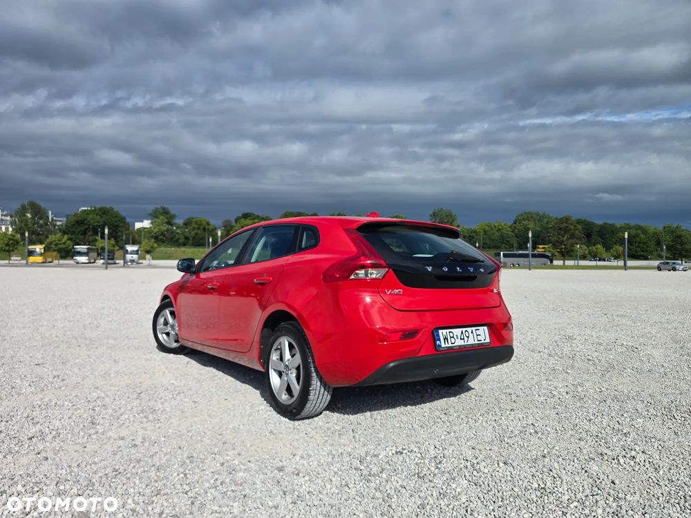Volvo V40 T2 Drive-E Momentum - 4