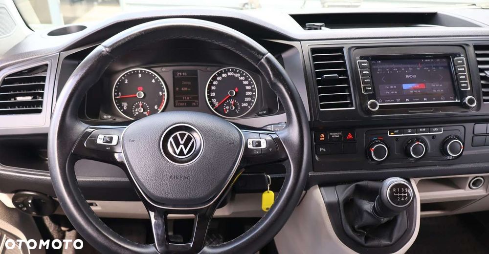 Volkswagen Caravelle - 26