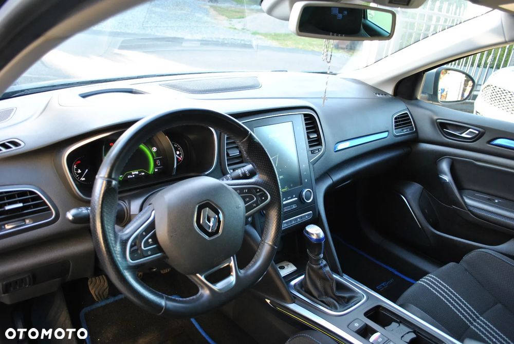 Renault Megane ENERGY TCe 130 GT LINE - 10