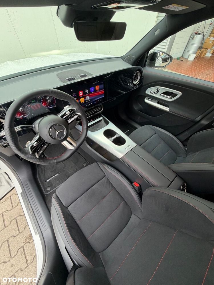Mercedes-Benz GLB - 10